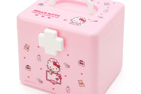 1069-hello-kitty-first-aid-case-1.jpg