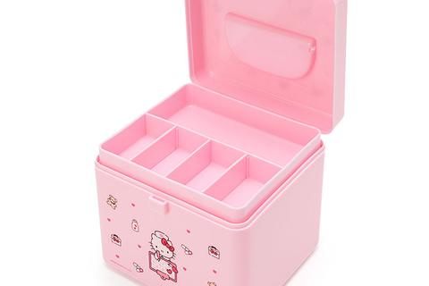 1069-hello-kitty-first-aid-case-1.jpg