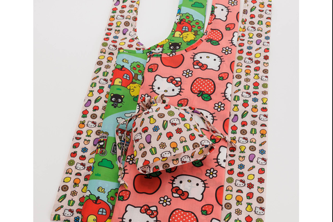 1438-hello-kitty-and-friends-x-baggu-standard-bags-set-apples-icons-friends–1.png