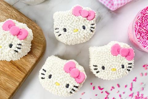 2015-hello-kitty-ultimate-baking-party-set-1.png