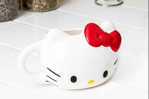 2257-hello-kitty-face-sculpted-mug-red–1.jpg