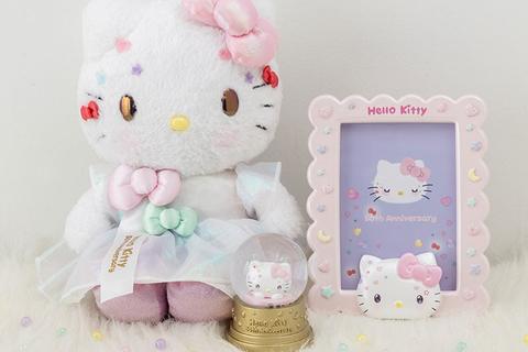 2263-hello-kitty-photo-frame-50th-anniv-the-future-in-our-eyes–1.jpg