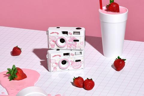 2341-hello-kitty-strawberry-planet-35mm-camera-1.jpg