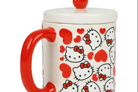 2391-hello-kitty-lidded-hearts-mug-set-1.png