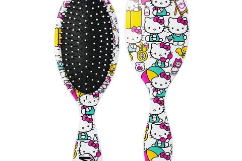 2467-hello-kitty-x-wet-brush-the-original-detangler-under-my-umbrella–1.jpg