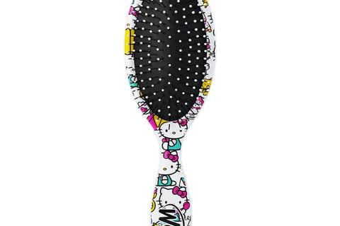 2467-hello-kitty-x-wet-brush-the-original-detangler-under-my-umbrella–1.jpg