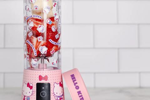 2499-hello-kitty-usb-rechargeable-portable-blender-1.jpg