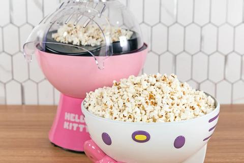 2859-hello-kitty-popcorn-maker-1.jpg