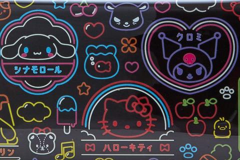 3033-sanrio-characters-mini-pouch-vivid-series–1.jpg