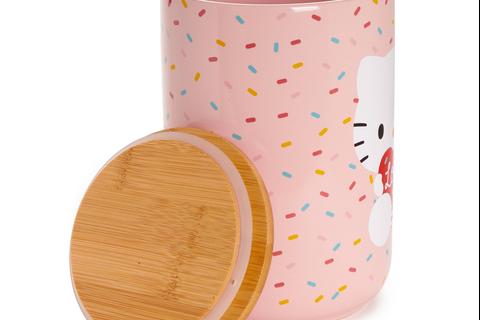 3123-hello-kitty-holding-heart-ceramic-cookie-jar-1.jpg