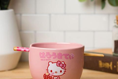 3143-hello-kitty-ceramic-ramen-bowl-and-chopstick-set-strawberry-milk–1.png