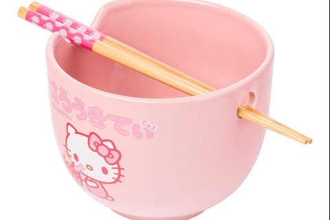 3143-hello-kitty-ceramic-ramen-bowl-and-chopstick-set-strawberry-milk–1.png
