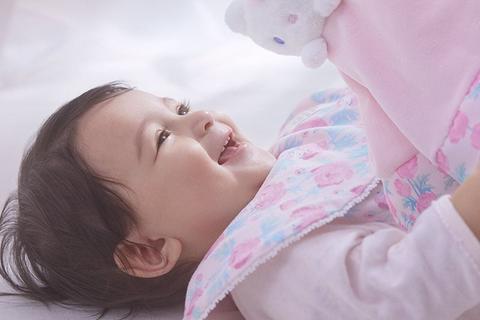 3361-sanrio-baby-organic-cotton-hello-kitty-bib-1.jpg