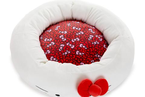 3607-hello-kitty-classic-pet-bolster-bed-small–1.jpg