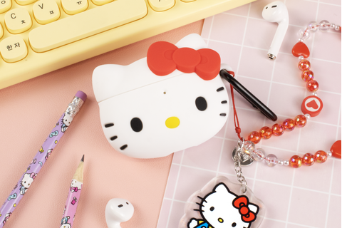 4486-hello-kitty-airpods-case-1.jpg