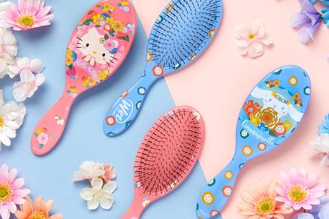 4669-cinnamoroll-x-wet-brush-the-original-detangler-floral–1.jpg