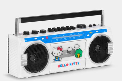 4775-hello-kitty-classic-bx-85-bluetooth-cassette-player-boombox-1.jpg