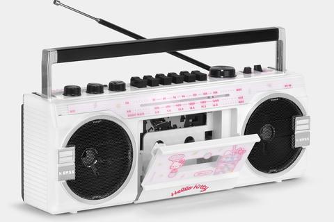 4781-hello-kitty-strawberry-kawaii-bx-85-bluetooth-cassette-player-boombox-1.jpg