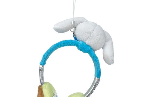 4875-cinnamoroll-plush-headphones-bag-charm-1.jpg