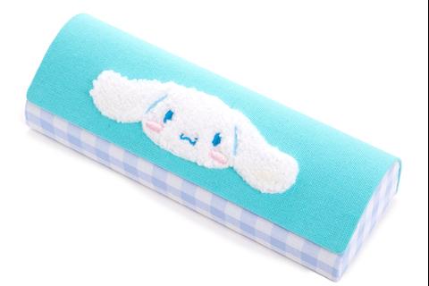 5189-cinnamoroll-chenille-gingham-eyewear-case-1.jpg