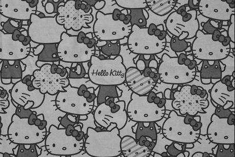 5201-hello-kitty-bath-towel-pretty-pose-monochrome-series–1.jpg