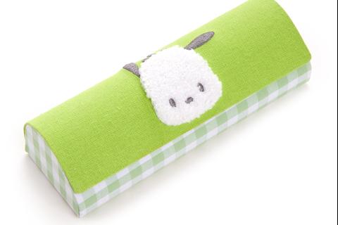 5229-pochacco-chenille-gingham-eyewear-case-1.jpg