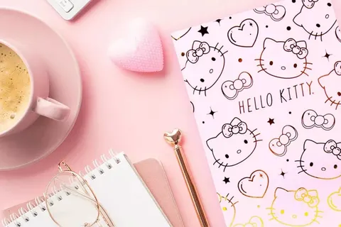 5251-hello-kitty-gold-foil-hardcover-journal-1.webp