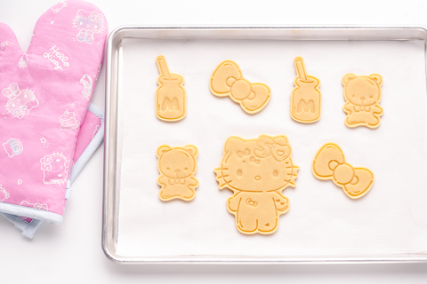 5515-hello-kitty-50th-anniversary-cookie-stamp-and-frosting-set-1.jpg