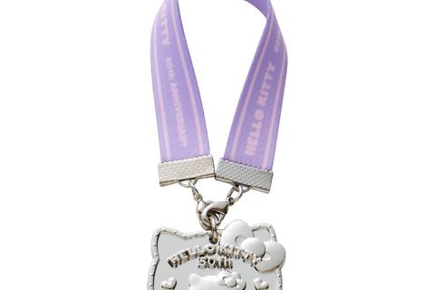 5609-hello-kitty-50th-anniv-blind-box-mini-medal-charm-1.jpg