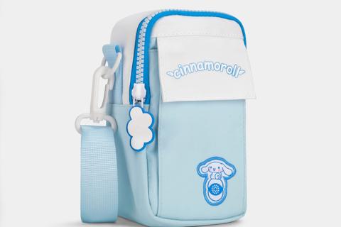 5676-cinnamoroll-classic-35mm-camera-bag-1.png