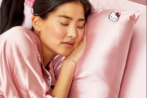 5828-hello-kitty-x-kitsch-face-pillowcase-solid-pink–1.jpg