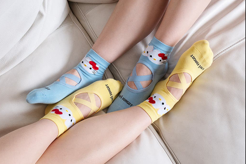 5833-hello-kitty-x-caf-forgot-ballet-socks-yellow–1.png