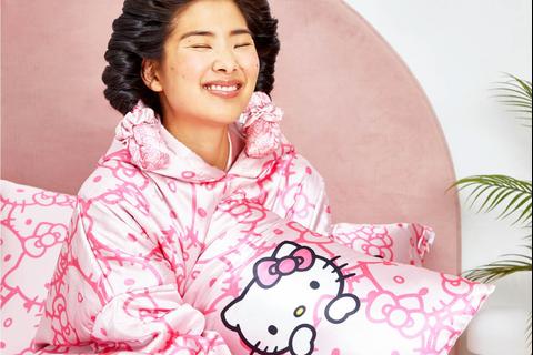 5835-hello-kitty-x-kitsch-faces-pillowcase-pink–1.jpg