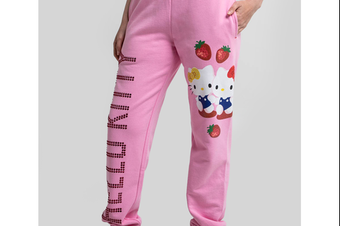 5873-hello-kitty-x-dumbgood-pink-sweatpants-50th-anniv–1.png