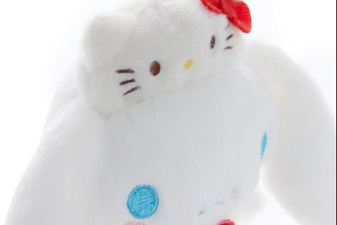 5945-cinnamoroll-mascot-bag-charm-hello-kitty-50th-anniv–1.jpg