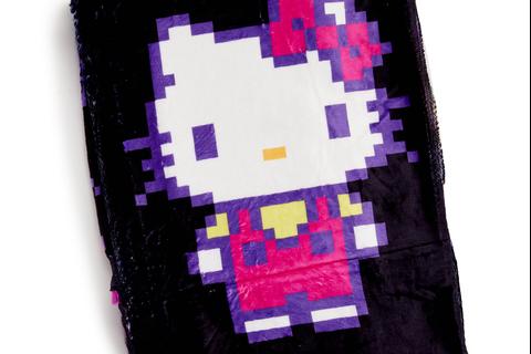 5965-hello-kitty-throw-blanket-retro-pixel-series–1.jpg