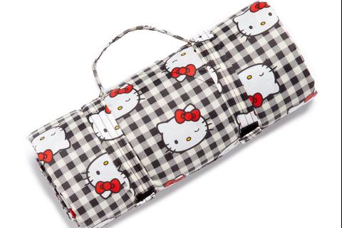 6005-hello-kitty-x-baggu-50th-anniversary-puffy-picnic-blanket-black-gingham–1.jpg