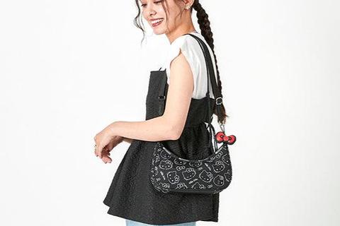 6373-hello-kitty-x-lesportsac-small-convertible-hobo-bag-i-am-a-star–1.jpg