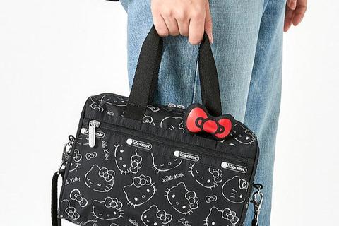 6377-hello-kitty-x-lesportsac-everyday-small-satchel-i-am-a-star–1.jpg