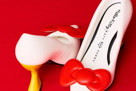 6434-hello-kitty-x-katy-perry-bow-heel-white–1.jpg
