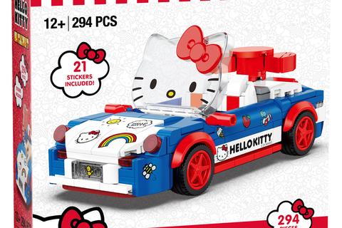 6526-hello-kitty-x-brickcraft-custom-convertible-building-set-1.jpg