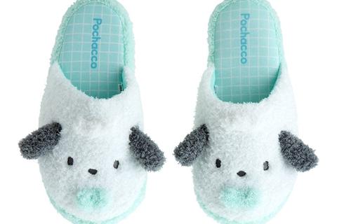 6628-pochacco-cozy-sherpa-adult-slippers-1.jpg