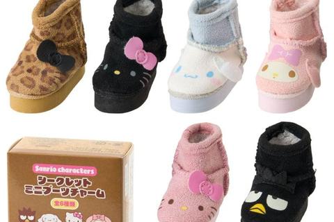 6672-sanrio-characters-bag-charm-blind-box-winter-boots-series-1–1.jpg