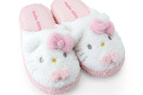 6680-hello-kitty-cozy-sherpa-adult-slippers-1.jpg