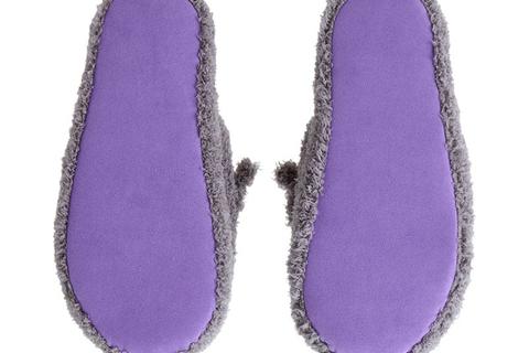 6684-kuromi-cozy-sherpa-adult-slippers-1.jpg