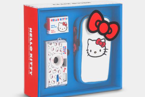 6758-hello-kitty-classic-fc-11-35mm-camera-bag-and-film-gift-box-1.jpg