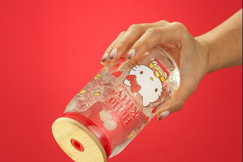 6923-hello-kitty-favorite-flavor-lidded-glass-tumbler-1.jpg