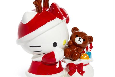 6975-hello-kitty-ceramic-holiday-teddy-bear-figurine-1.jpg