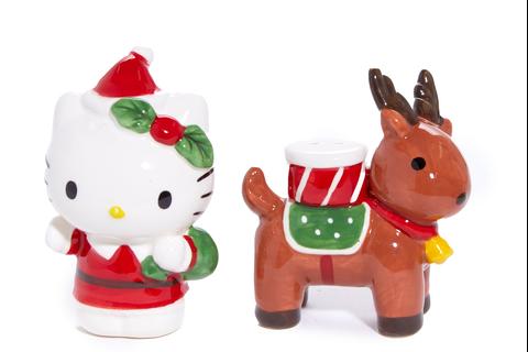 6977-hello-kitty-ceramic-holiday-salt-pepper-set-reindeer-friend–1.jpg