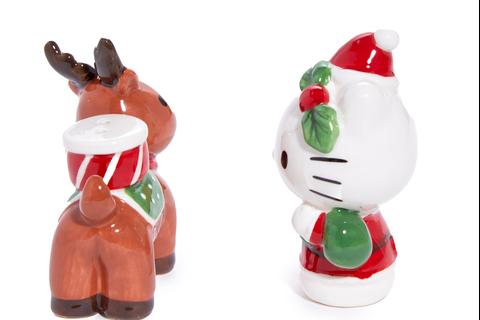 6977-hello-kitty-ceramic-holiday-salt-pepper-set-reindeer-friend–1.jpg